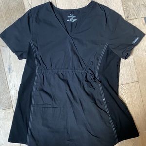 Maternity scrub top